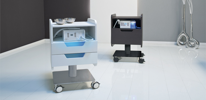 Hier sehen Sie das Produkt Cube Select Pedicure-Trolley | mit UV-Fach aus der Kategorie Trolleys. Ein Artikel erhältlich bei MTR Equipments.