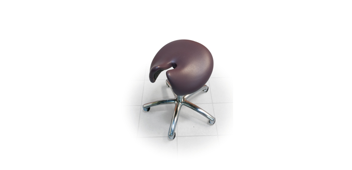 Hier sehen Sie das Produkt Hocker Sattelsitz anatomisch large FOR MEN, 59 - 80 cm aus der Kategorie Hocker & Stühle. Ein Artikel erhältlich bei MTR Equipments.